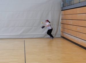 Michelle Bradly im "Outfield"